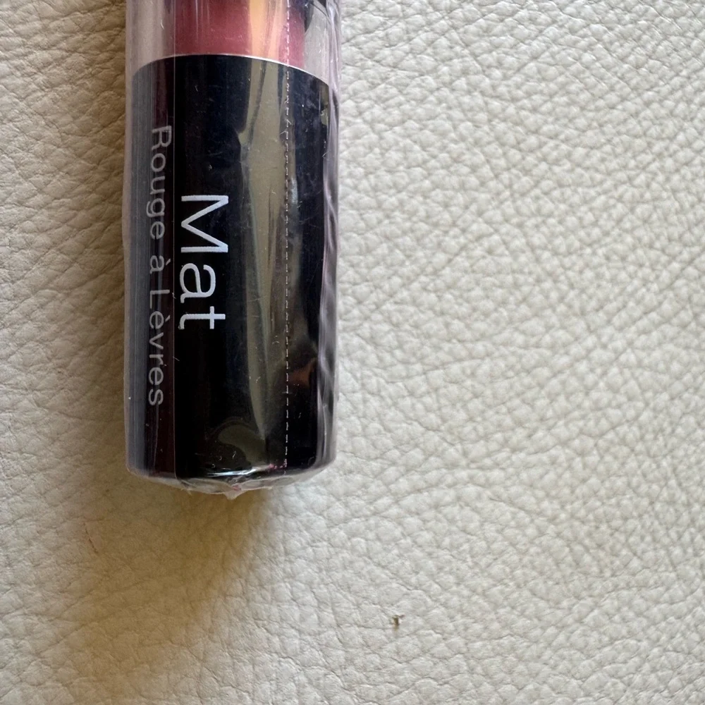 NYX Matte Lipstick - Couture Mode Nude Pink Peach MLS28 DISCONTINUED